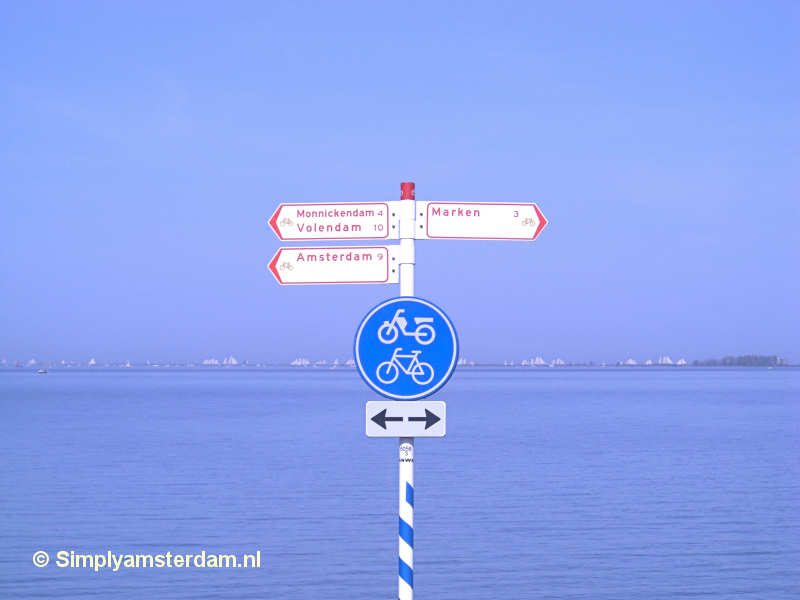 Cyclist signpost