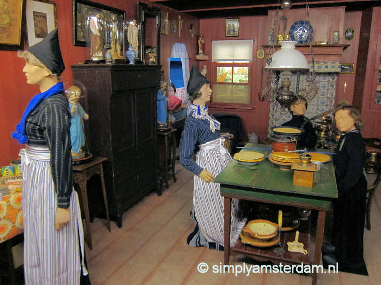 Old Volendam interior